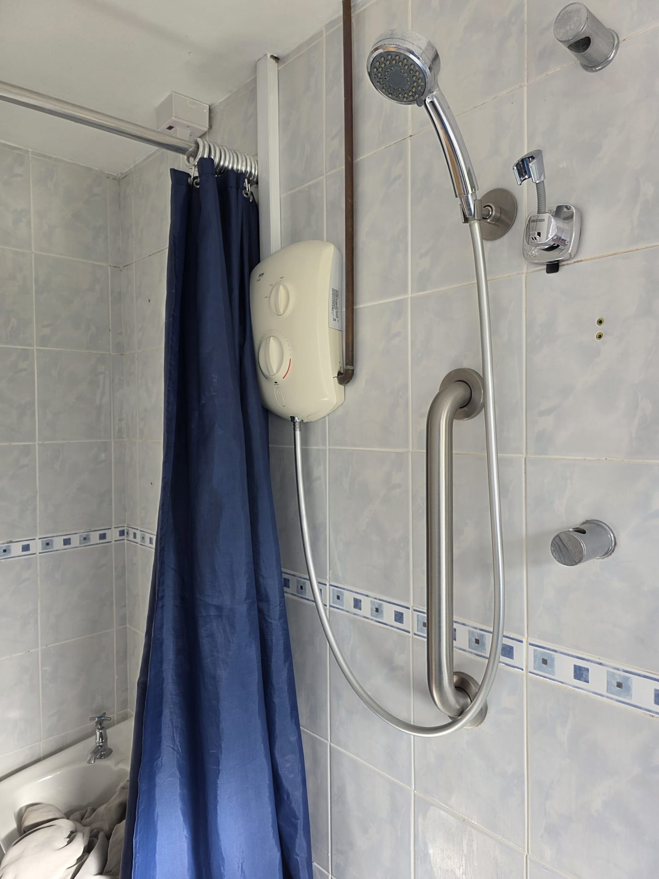 Bathroom before accessible adaptation