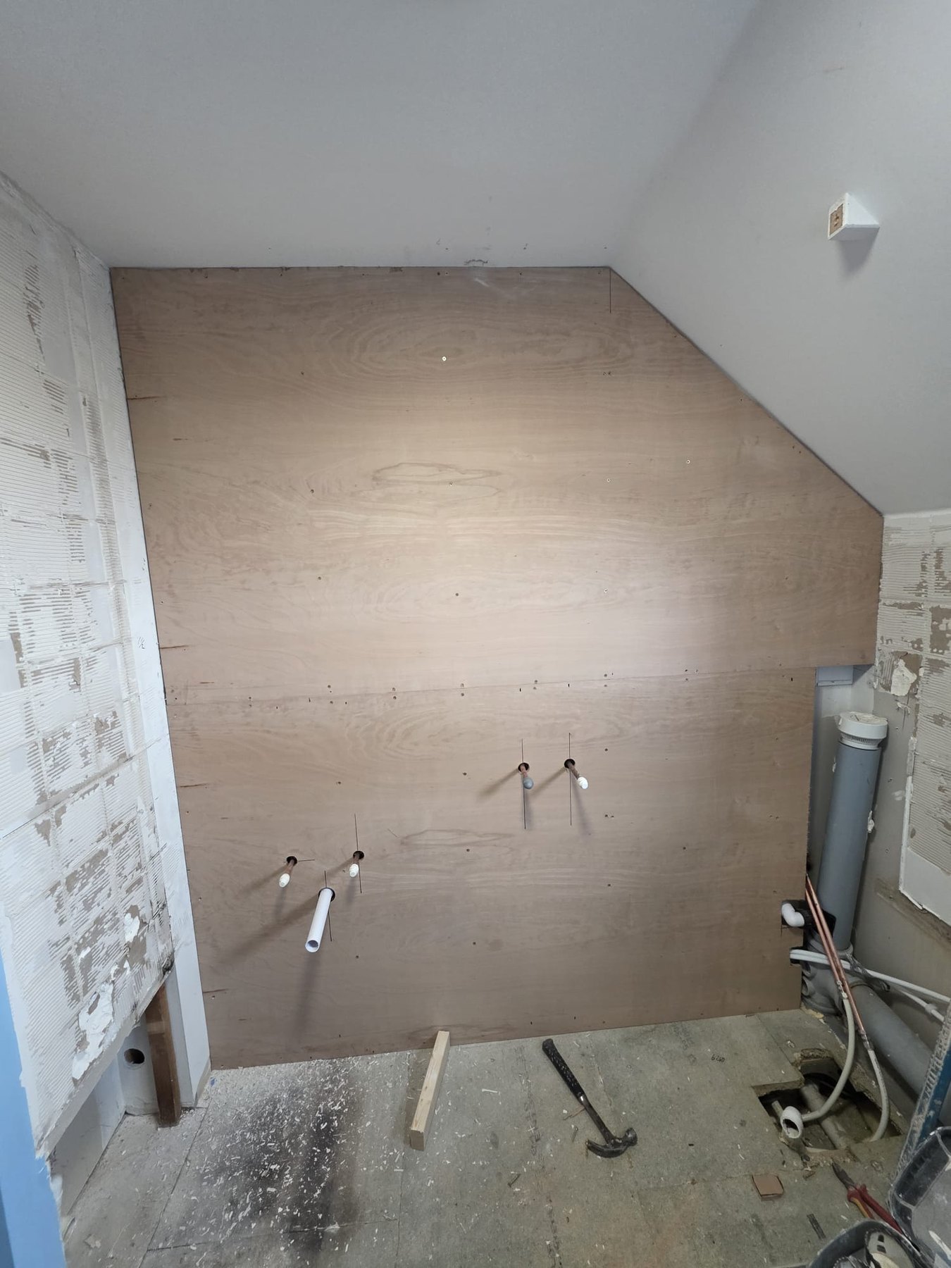 Bathroom wall boarding